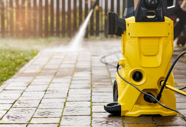 Best Restaurant Pressure Washing  in Lindenhurst, NY